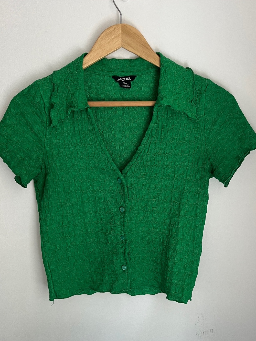 NWOT Textured stretchy green button up v neck blouse from France size xxs